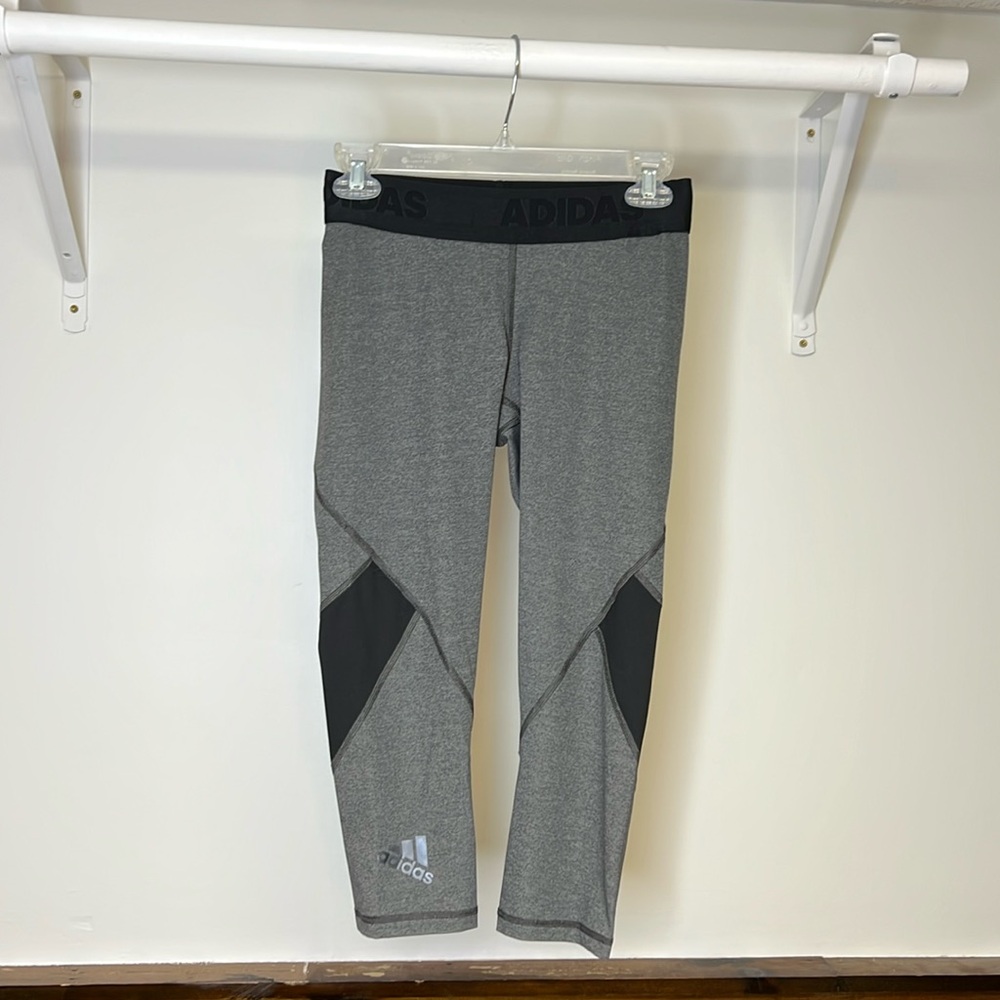 NWT Adidas Alpha Skin Black and Gray Cropped Leggings- S